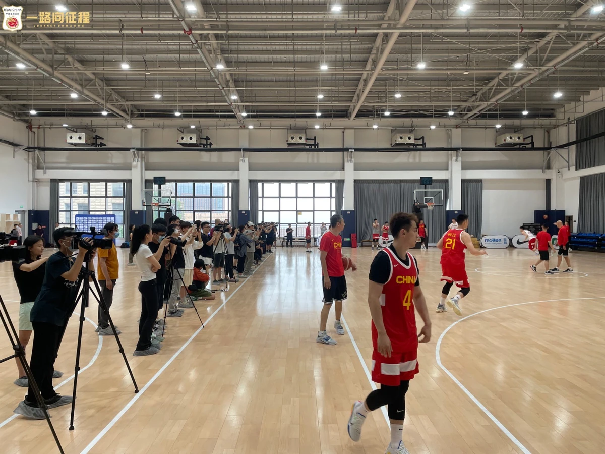 刻苦训练篮球时如何避免受伤的建议_2